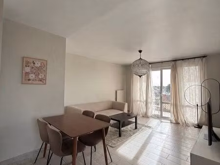 t2 meublé rénové - balcon sans vis-à-vis - parking - résidence sécurisée