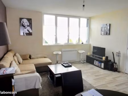 grand f2 56m2 à st jean le blanc proche saint marceau avec parking