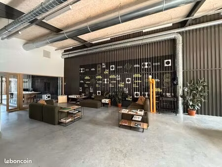 bureau 210 m²