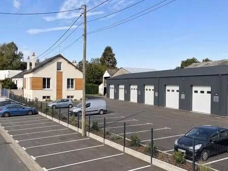 local 680 m² chevilly