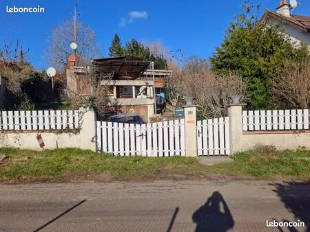 pavillon indépendant avec terrain à rénover