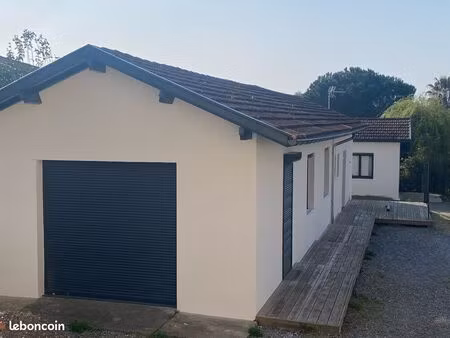 maisonnette avec terrasse bois