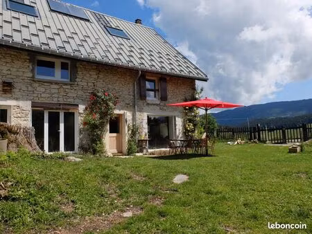 maison en pierre rénovée – 142 m² – jardin sans vis-à-vis – cadre nature & ski