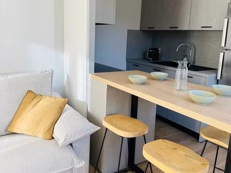 location étudiante  école de santé. faculté de médecine pharmacie. hôpital grenoble la tro