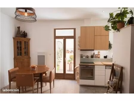 grand t2 avec terrasse et bureau