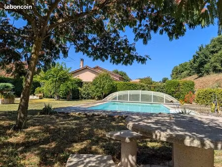 maison 6 pièces 184 m²
