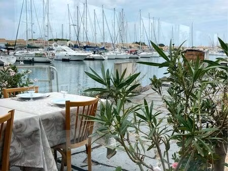 vend restaurant cause retraite