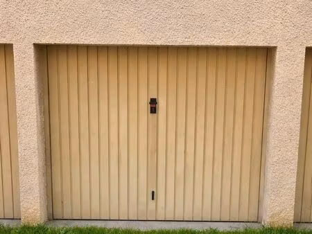 parking/box 16 m² roanne