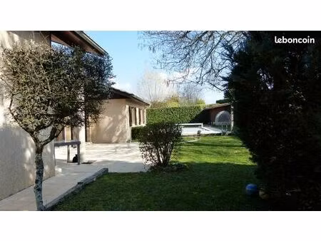 maison 4 chambres + bureau  piscine