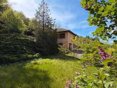 villa 5 pièces 95 m²