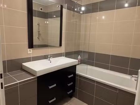 a louer bourgoin centre