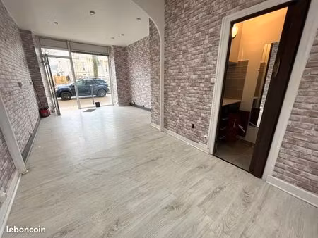 local commercial 25 m² villeneuve sur lot