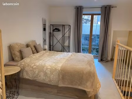 location maison de village