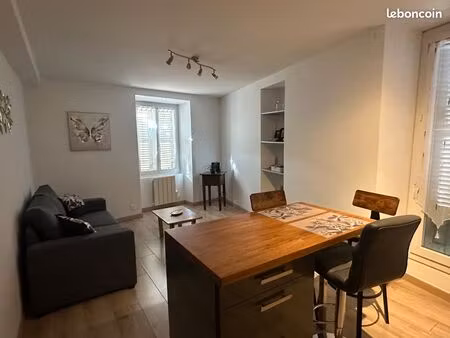 t2 meublé 36 m² – centre historique de voiron