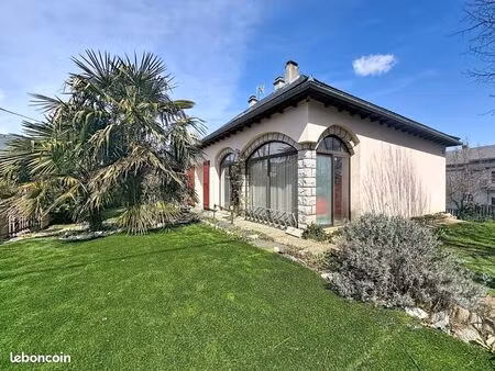maison 4 pièces 221 m²