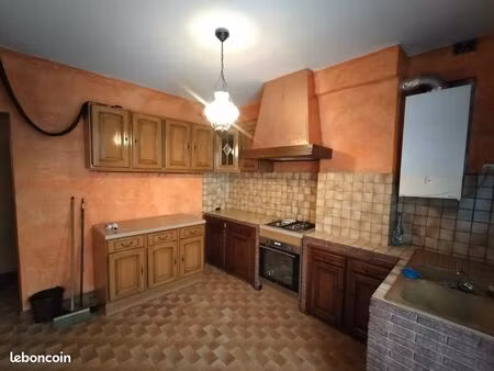 appartement 85m2 4 pièces rue saint just sans charges