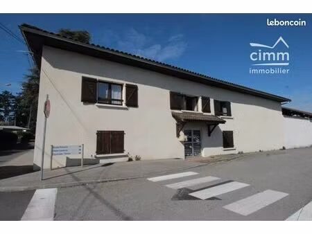 bureaux 139 m² saint-étienne-de-saint-geoirs