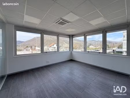 local 799 m² saint-étienne-de-crossey