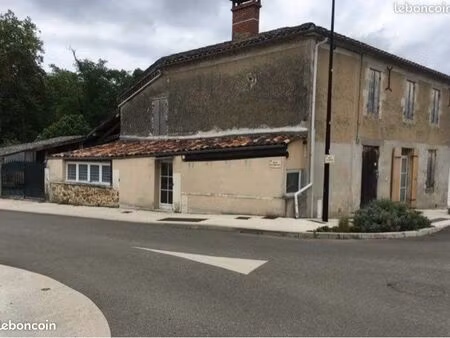 2 logements locatif 110m2 et 60m2 avec dépendances et terrain constructible attenant