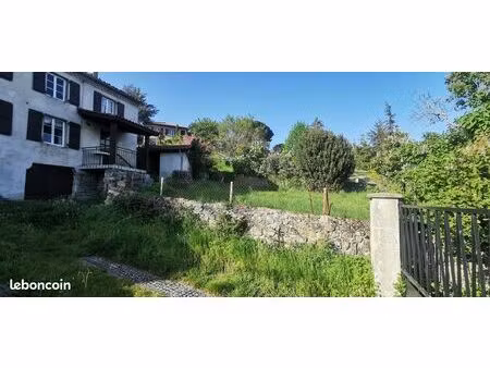 ancienne ferme sur les hauteurs de montbrison