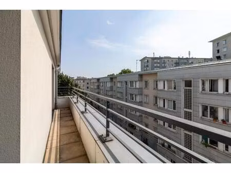 2p leon giraud 54m2 balcon sud est immeuble 2014
