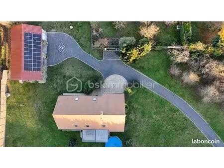 maison 9 pièces 222 m²