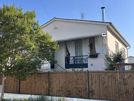 maison non mitoyenne quartier chat d'oc