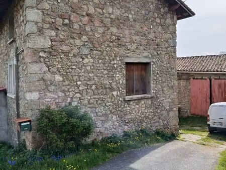 corps de ferme en pierre