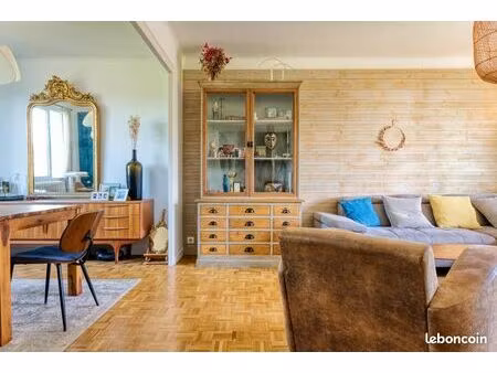 t4 lumineux avec balcon et parking – quartier zola