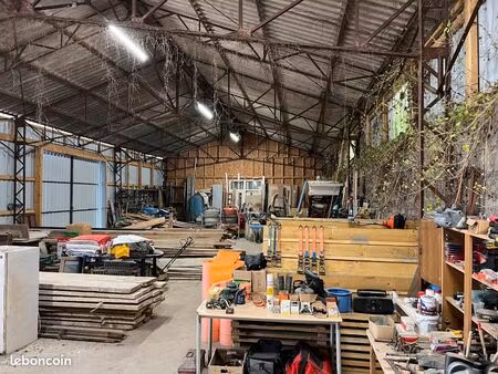 location hangar 250m2