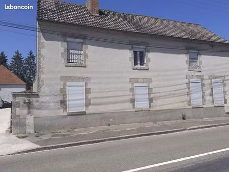 a louer t2 avec courette et garage