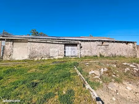 bâtiment 1 pièce 167 m²