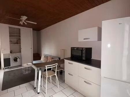 maison t2 meublée avec climatisation  jardin et local individuel