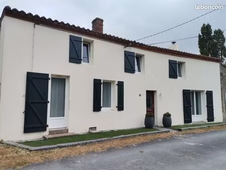 longère 8 pieces 200m2