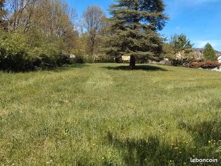 terrain constructible 3380 m²