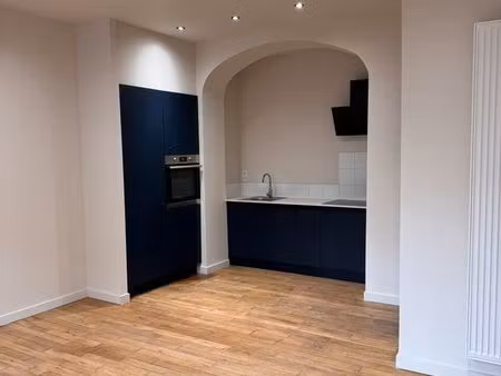 t3 dans immeuble rénové - 61 m² - quartier gare-mulsant