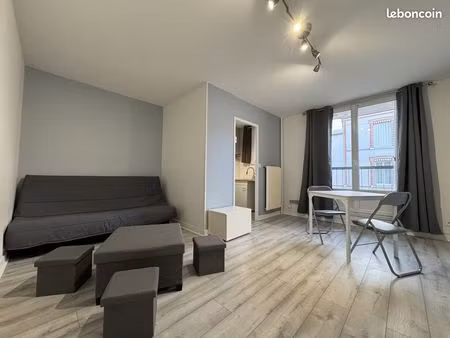 studio 1 pièce 30 m²
