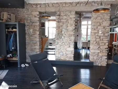 maison en pierre rénovée par architecte – 145 m² – jardin – tram à 1 min