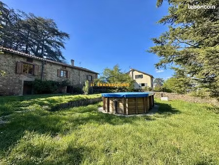 propriété 6 pièces 160 m²