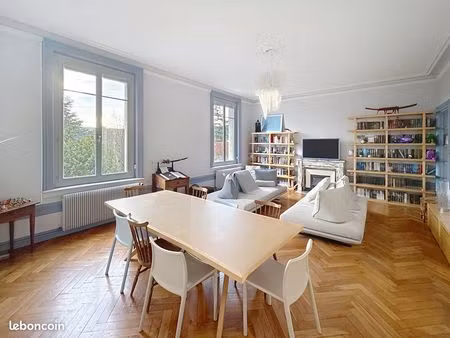 appartement 229 m²