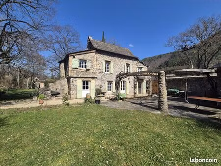 propriété 9 pièces 150 m²