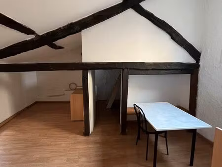t2 atypique de 34 m² – hypercentre de cahors