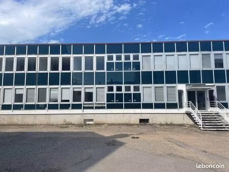 local bureaux 250 m²