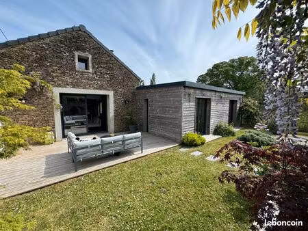 maison rénovée – 126 m² hab (140 m² au sol) – 4 ch dont 3 rdc – jardin paisible – carquefo