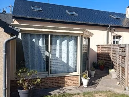 st berthevin - maison t2 (47.03) 1 chambre + veranda (13.85m²) et petit jardin