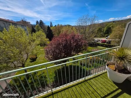 f3 rénové avec balcon plein sud – quartier bon secours / roche arnaud