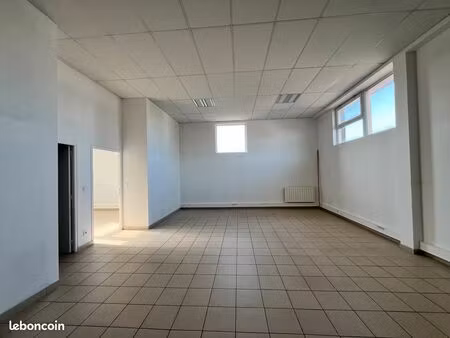 a louer : local bureaux / commerce