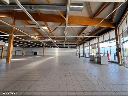 local commercial 1 140 m²