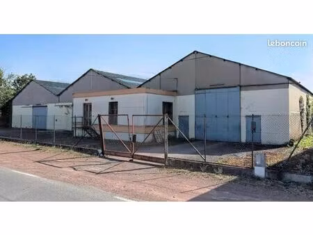 local d'activité 1 900 m²