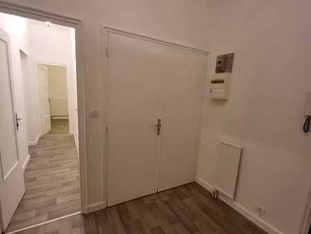 local professionnel en rdc profession libérale – 55 m² – cité du design